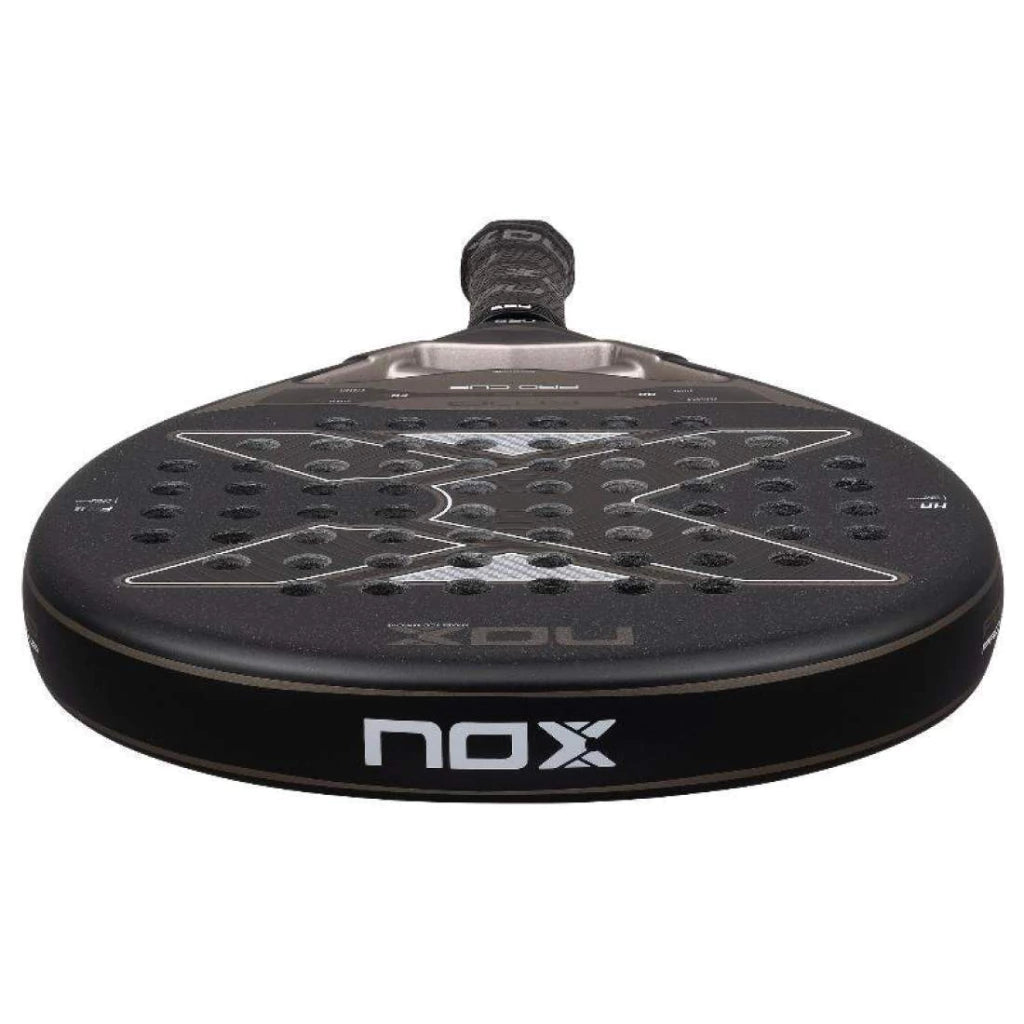 Pala Nox AT10 Pro Cup Hard By Agustin Tapia 2026
