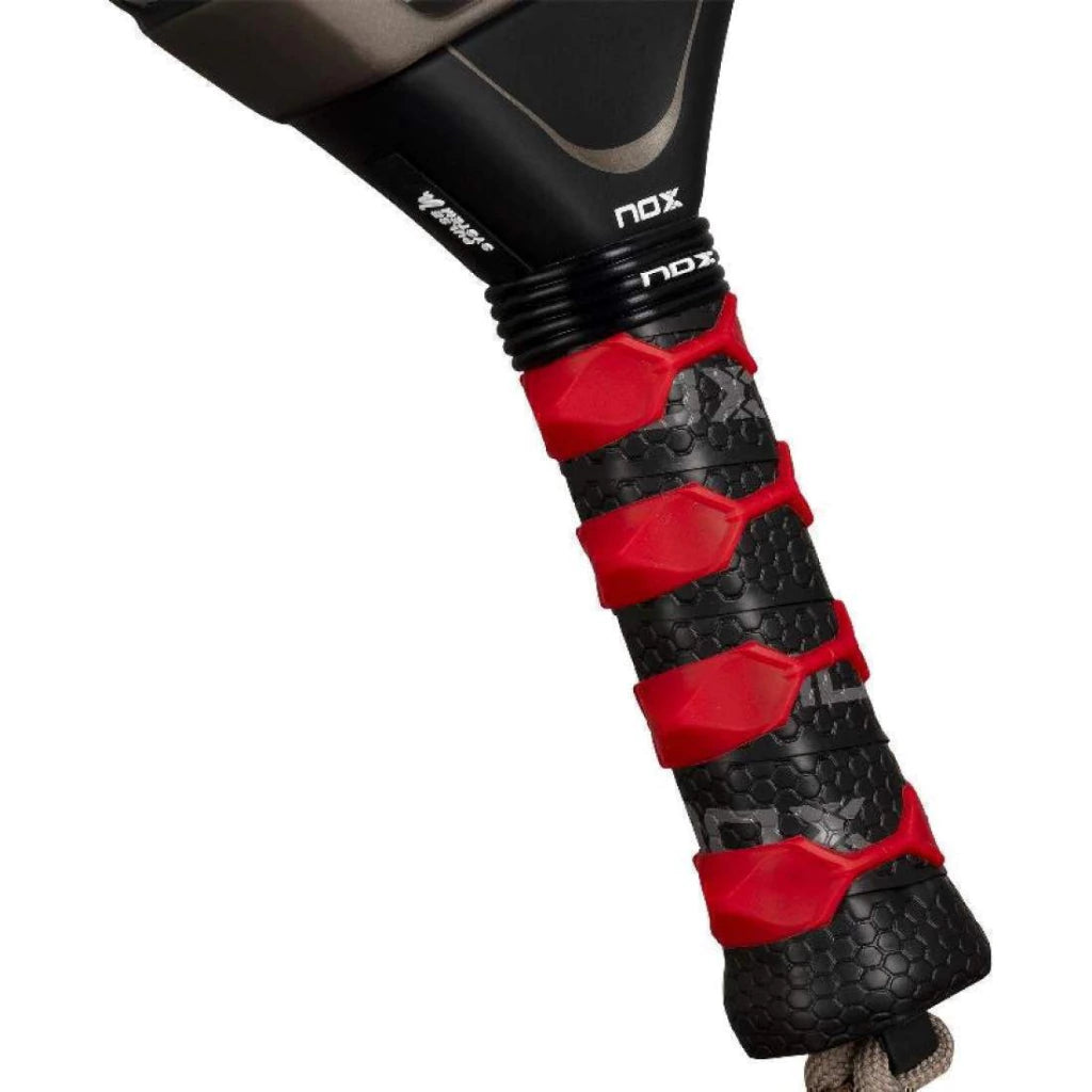 Pala Nox AT10 Pro Cup Hard By Agustin Tapia 2026